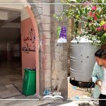 توزيع الملصقات التوعوية في المدارس ضمن فعاليات أسبوع العمل العالمي من أجل التعليم